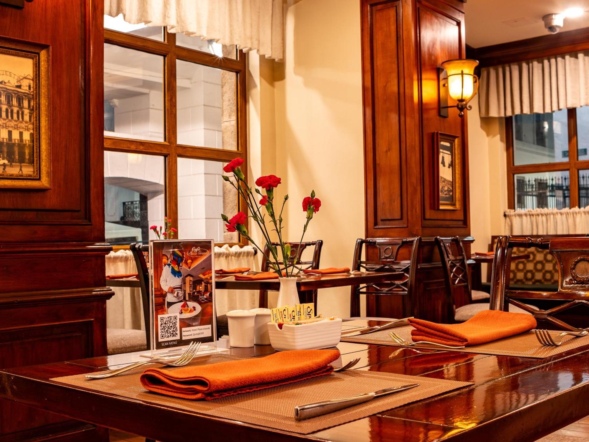 Plaza Grande Hotel 키토 외부 사진